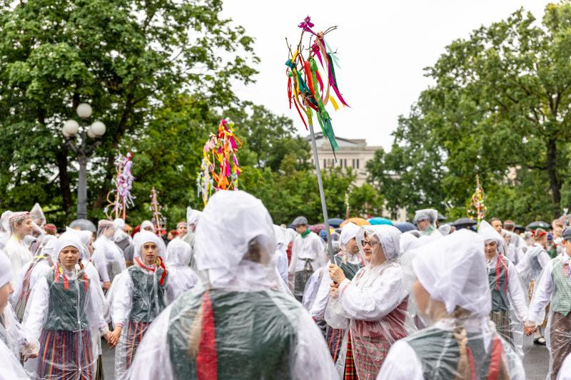 XIII Latvijas Skolu jaunatnes dziesmu un deju svētki