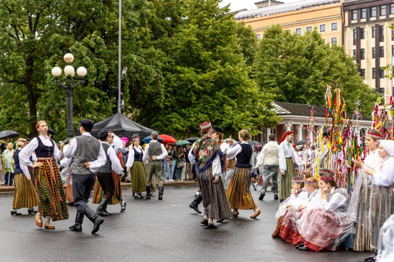XIII Latvijas Skolu jaunatnes dziesmu un deju svētki