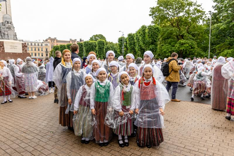 XIII Latvijas Skolu jaunatnes dziesmu un deju svētki