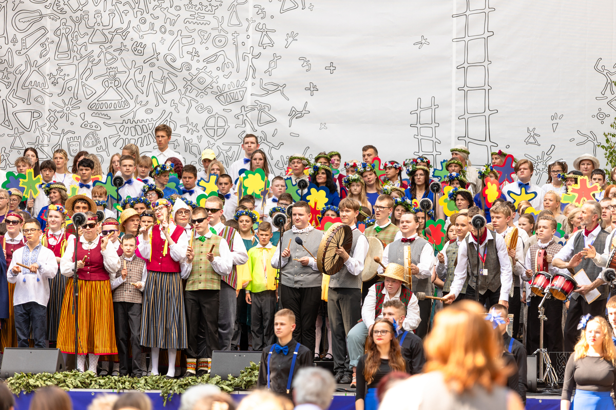 Mēs esam Jūs, Gaismas pamatskolas skolēni XII Dziesmu un deju svētkos, 11.07.2025.