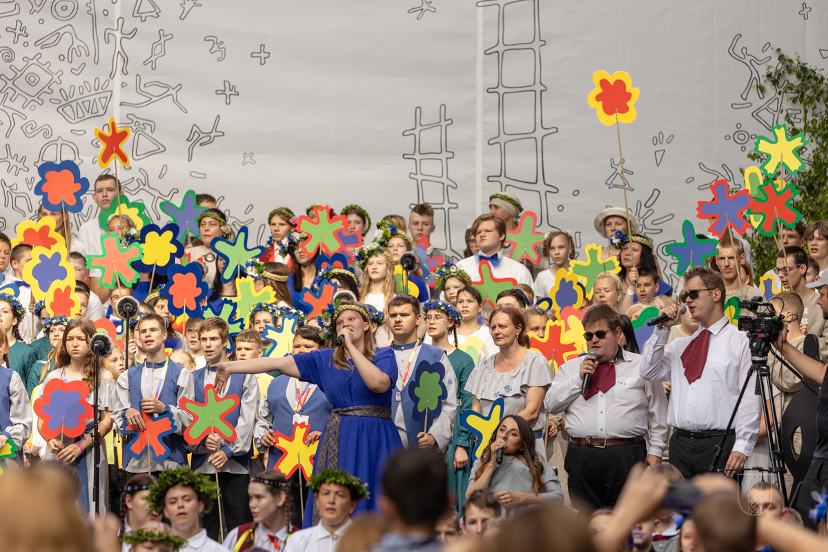 Mēs esam Jūs, Gaismas pamatskolas skolēni XII Dziesmu un deju svētkos, 11.07.2025.