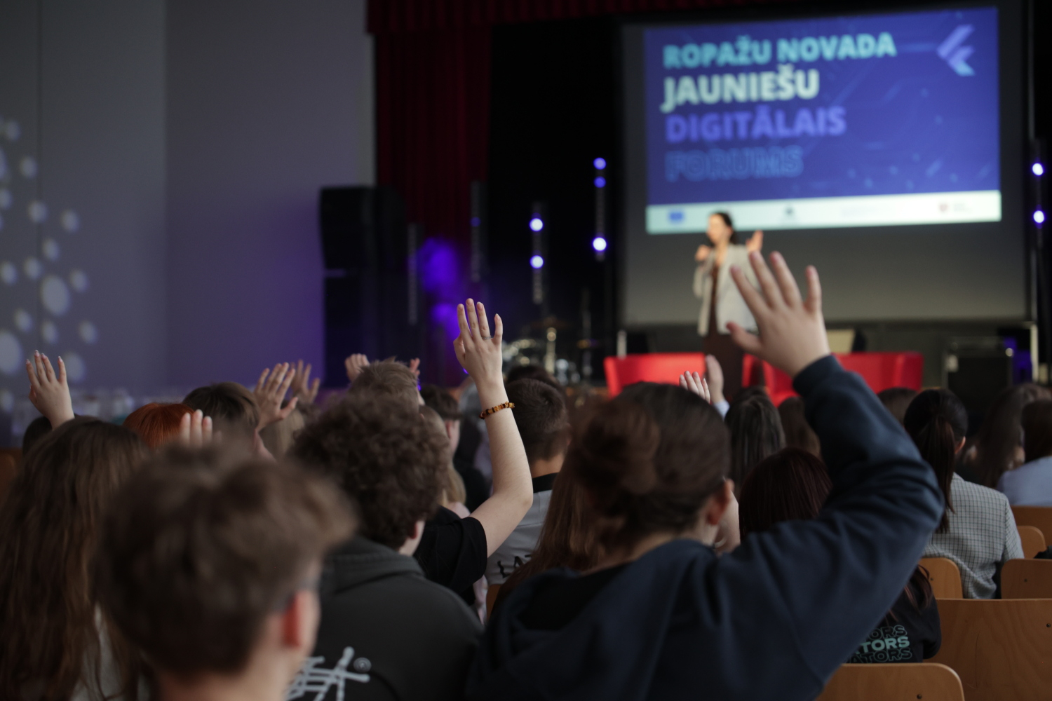 Pasniegtas "Ropažu novada Jauniešu gada balvas"