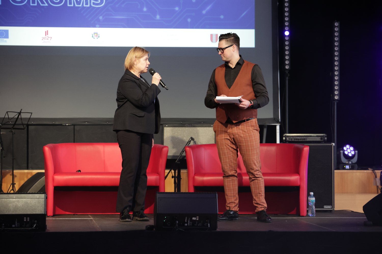 Pasniegtas "Ropažu novada Jauniešu gada balvas"