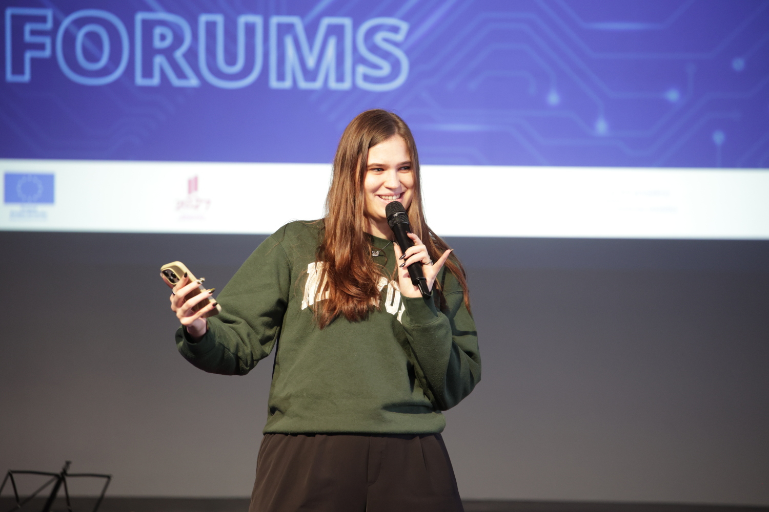 Pasniegtas "Ropažu novada Jauniešu gada balvas"