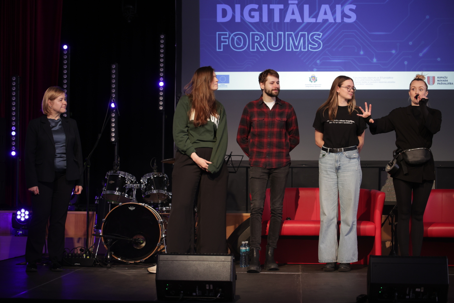 Pasniegtas "Ropažu novada Jauniešu gada balvas"