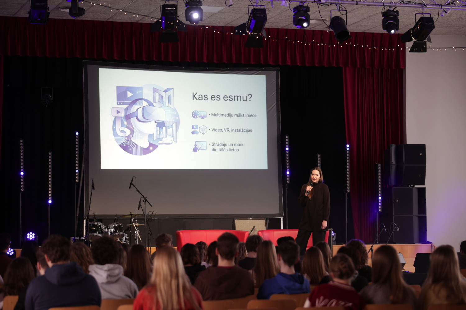 Pasniegtas "Ropažu novada Jauniešu gada balvas"