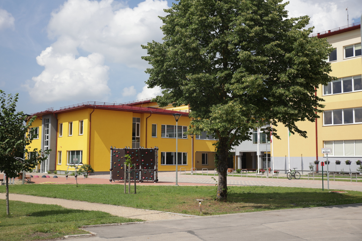 Ulbrokas vidusskolas piebūve