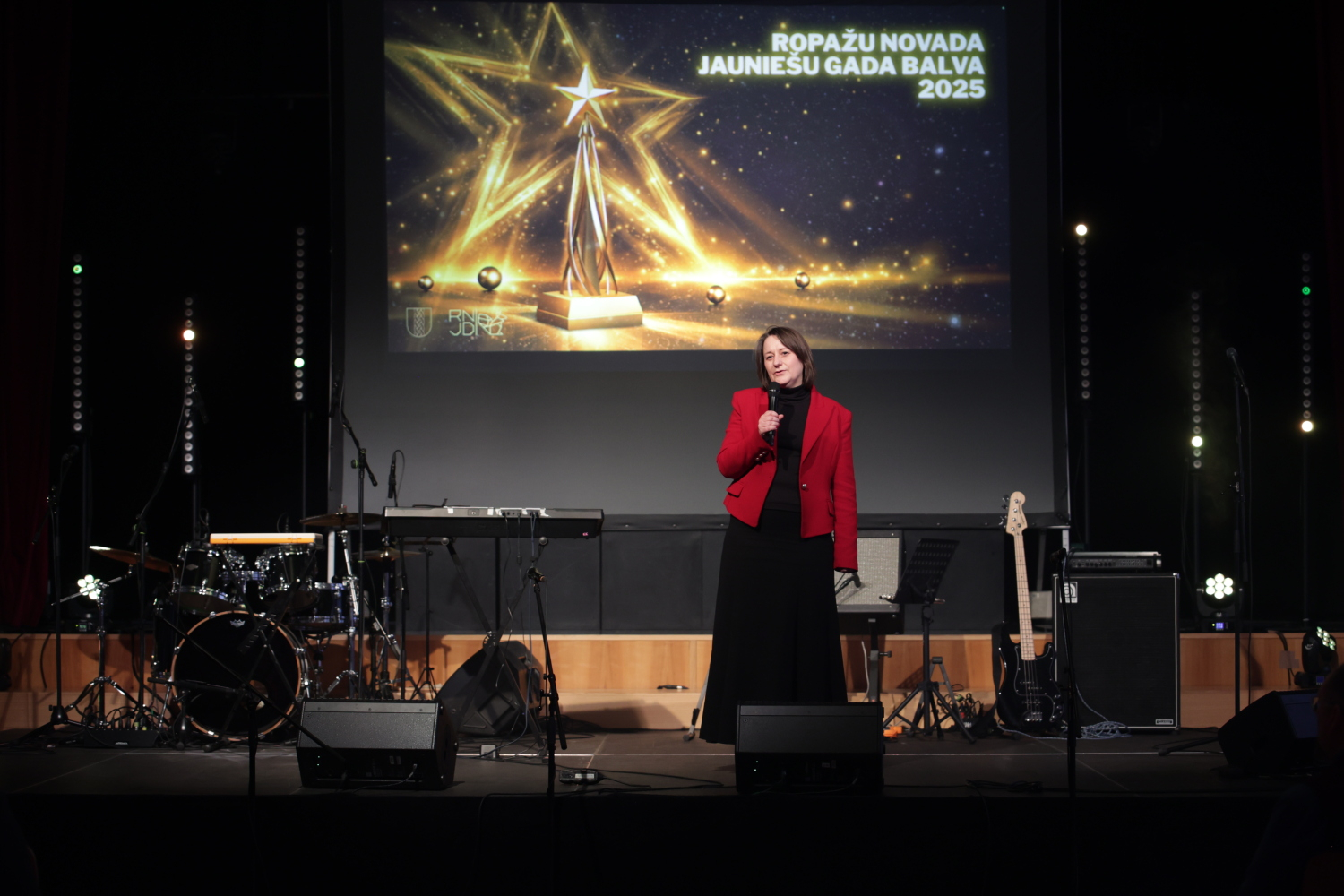 Pasniegtas "Ropažu novada Jauniešu gada balvas"