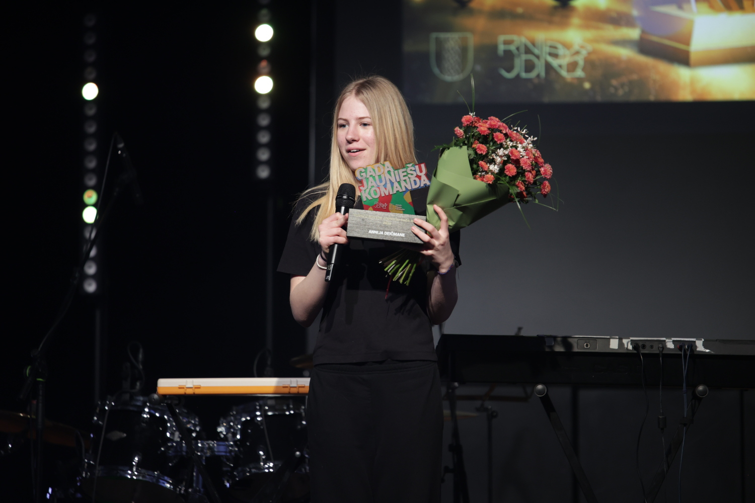 Pasniegtas "Ropažu novada Jauniešu gada balvas"