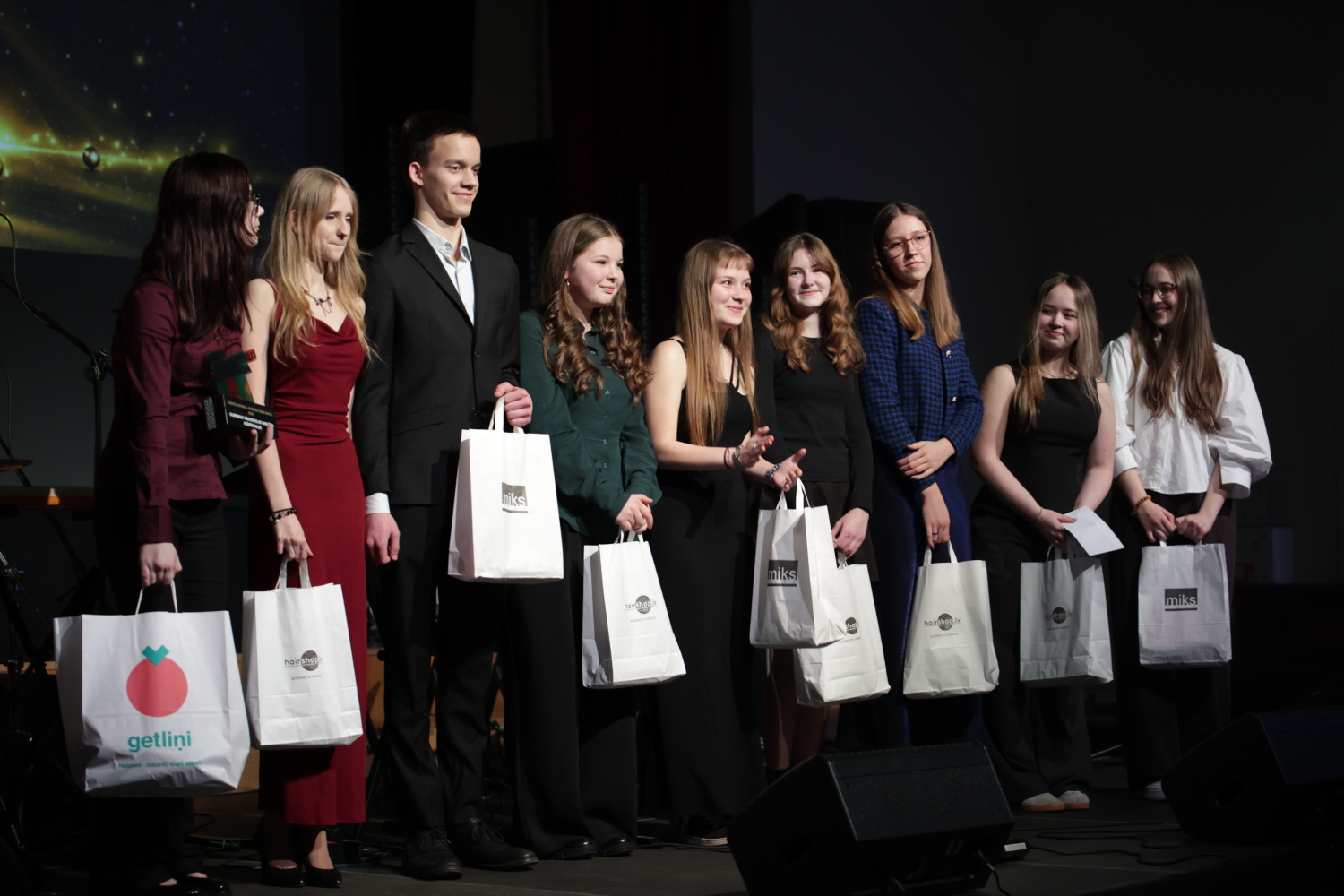 Pasniegtas "Ropažu novada Jauniešu gada balvas"