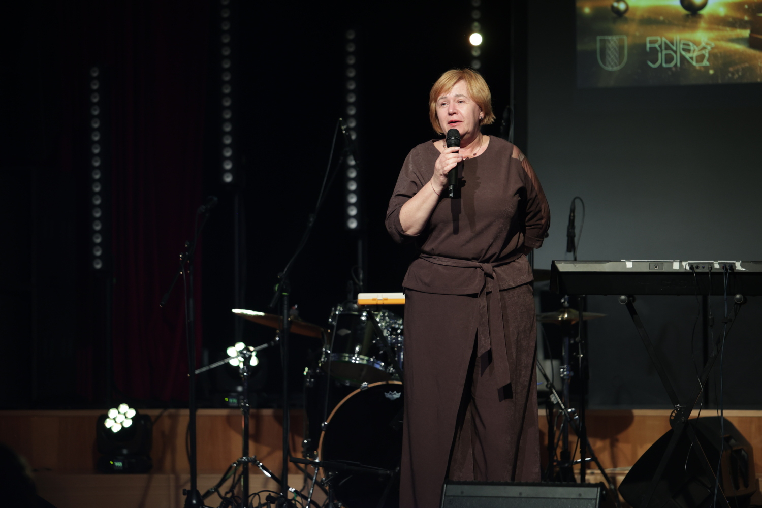 Pasniegtas "Ropažu novada Jauniešu gada balvas"