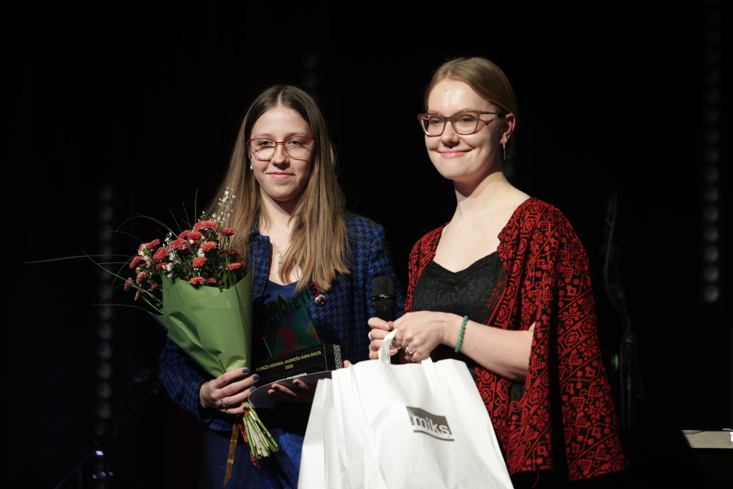 Pasniegtas "Ropažu novada Jauniešu gada balvas"