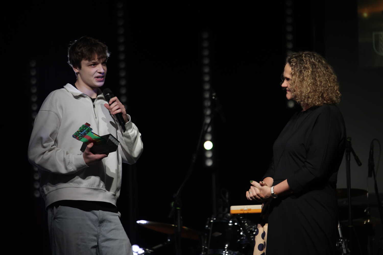 Pasniegtas "Ropažu novada Jauniešu gada balvas"