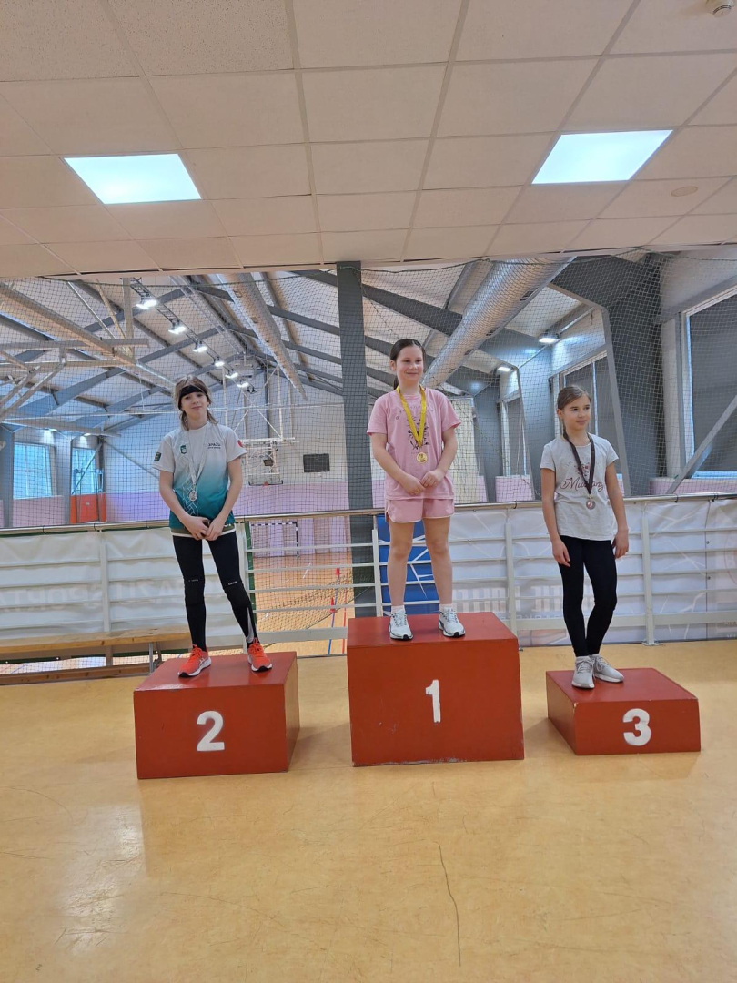 Jaunieši aktīvi iesaistās vispārējās fiziskās sagatavotības sacensībās