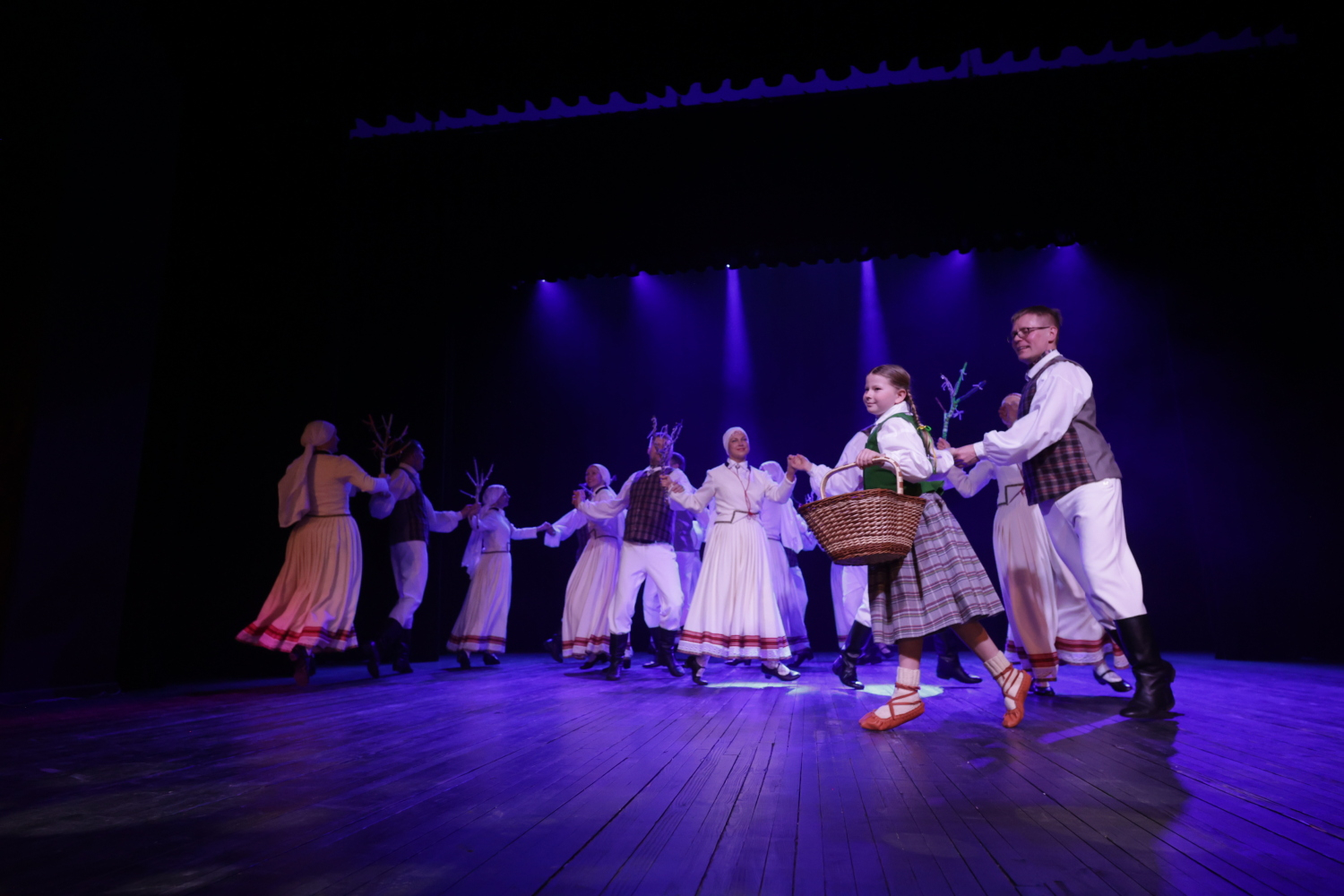 Deju koncerts "Eima visi danci vest"