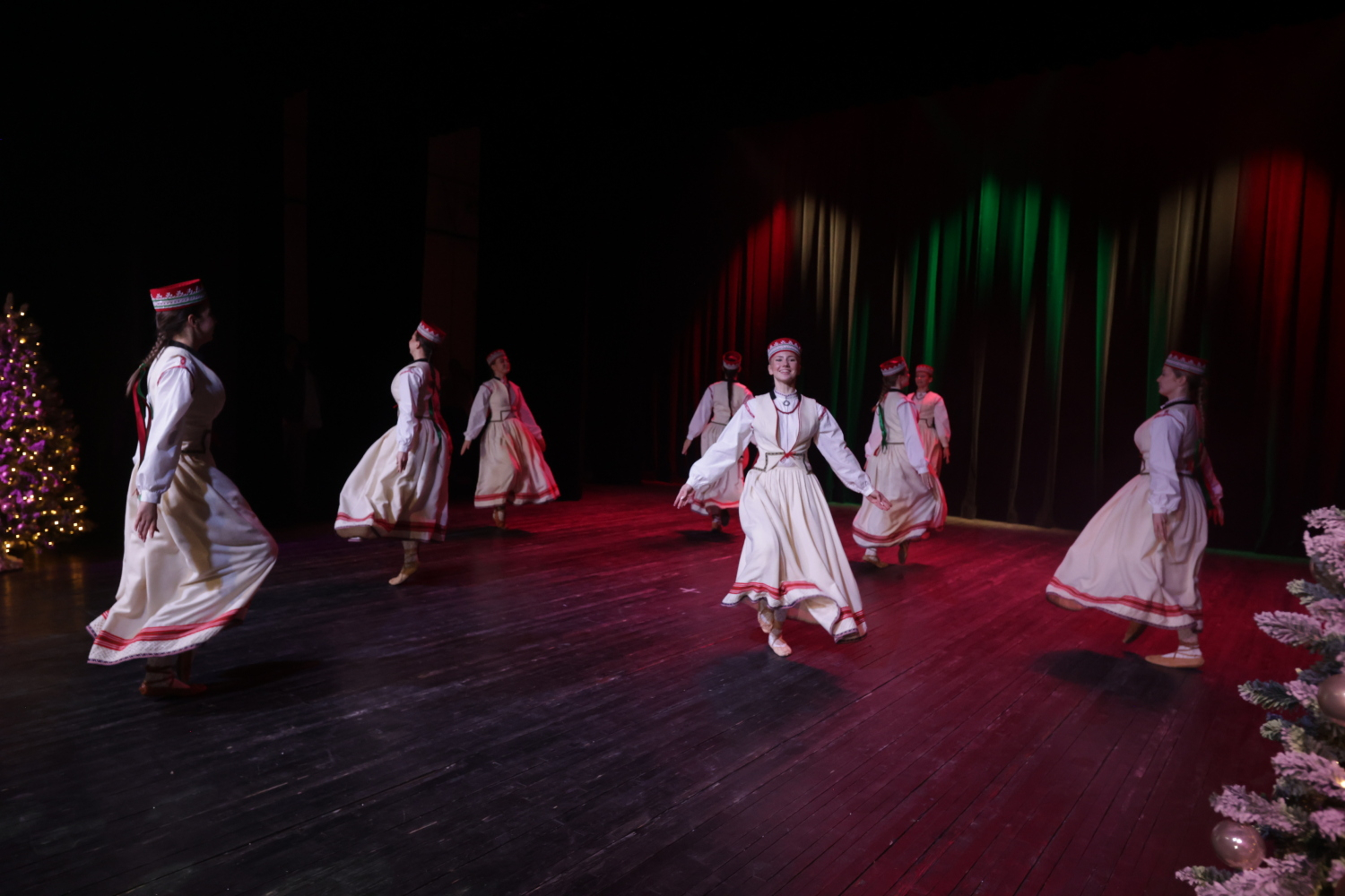 Deju koncerts "Eima visi danci vest"