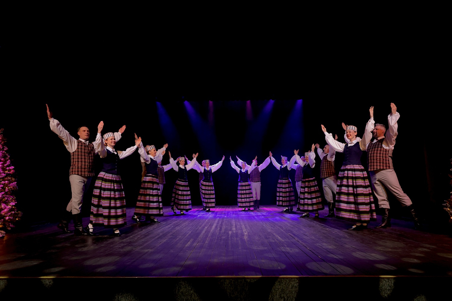 Deju koncerts "Eima visi danci vest"