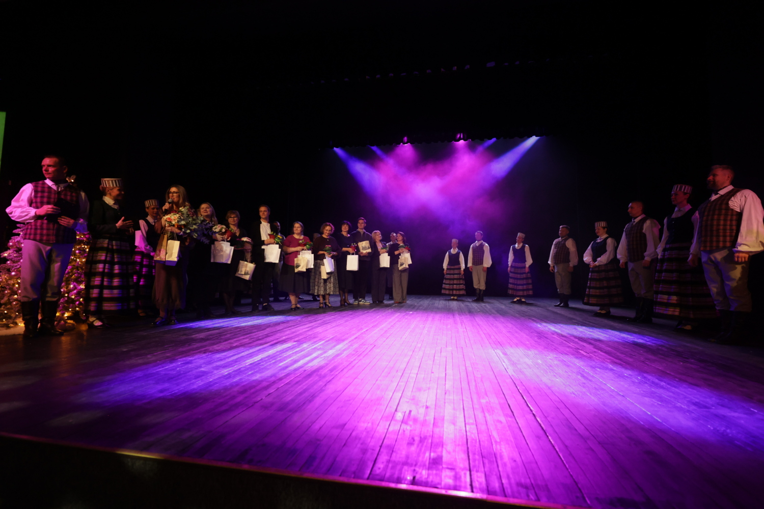 Deju koncerts "Eima visi danci vest"