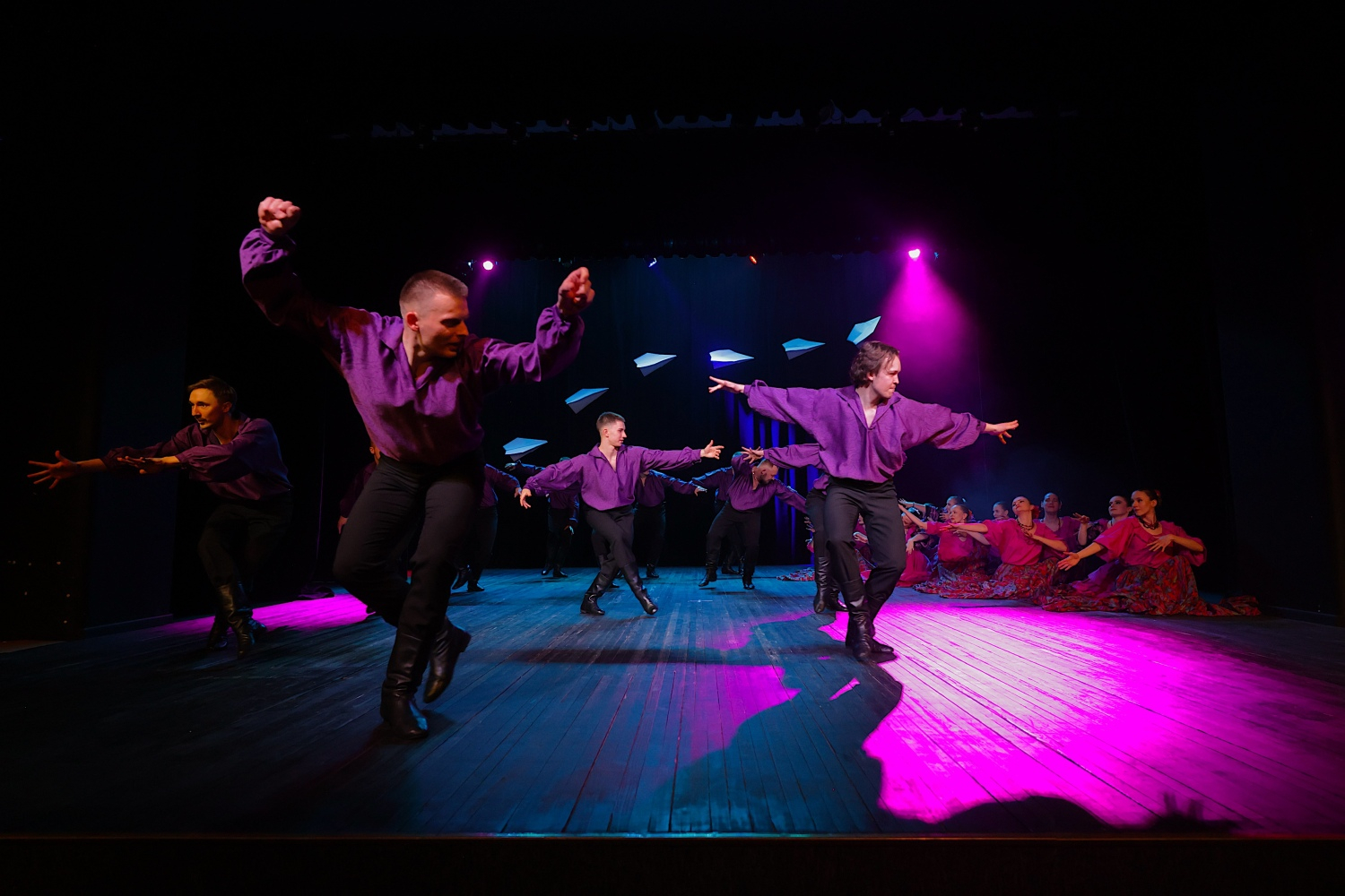 Tautas deju koncerts "Nopietni pa jokam ceļojumā"