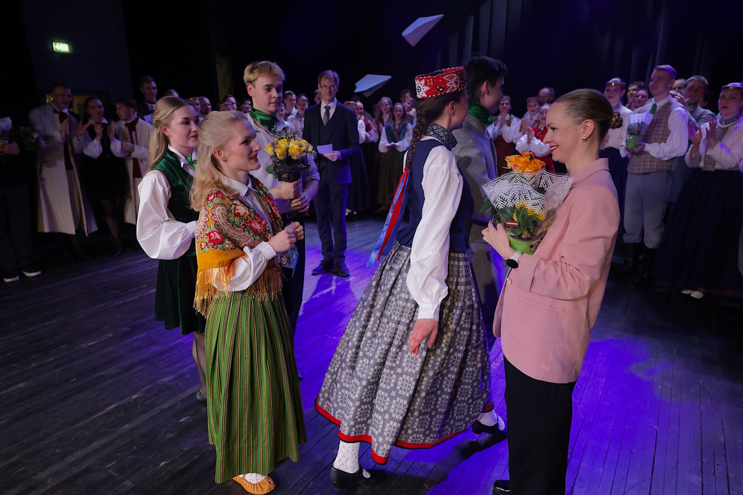 Tautas deju koncerts "Nopietni pa jokam ceļojumā"