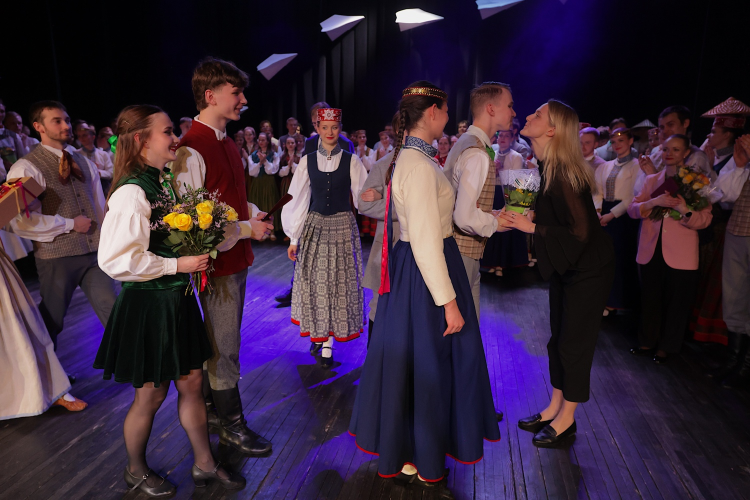 Tautas deju koncerts "Nopietni pa jokam ceļojumā"