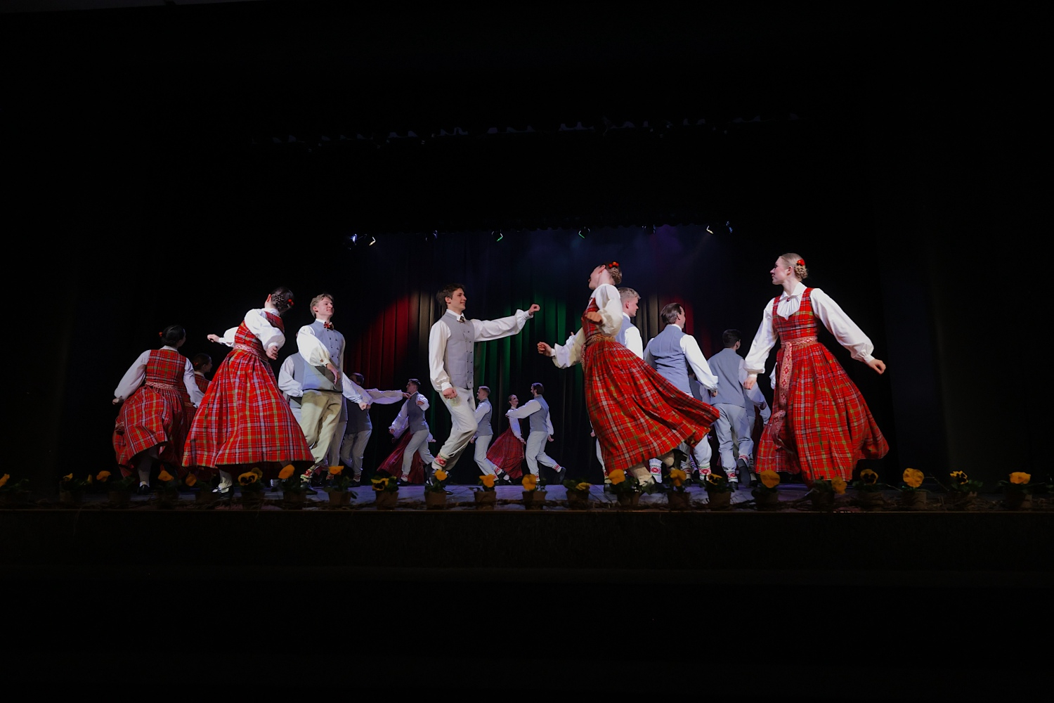 Koncerts "Sadancošana Berģos"