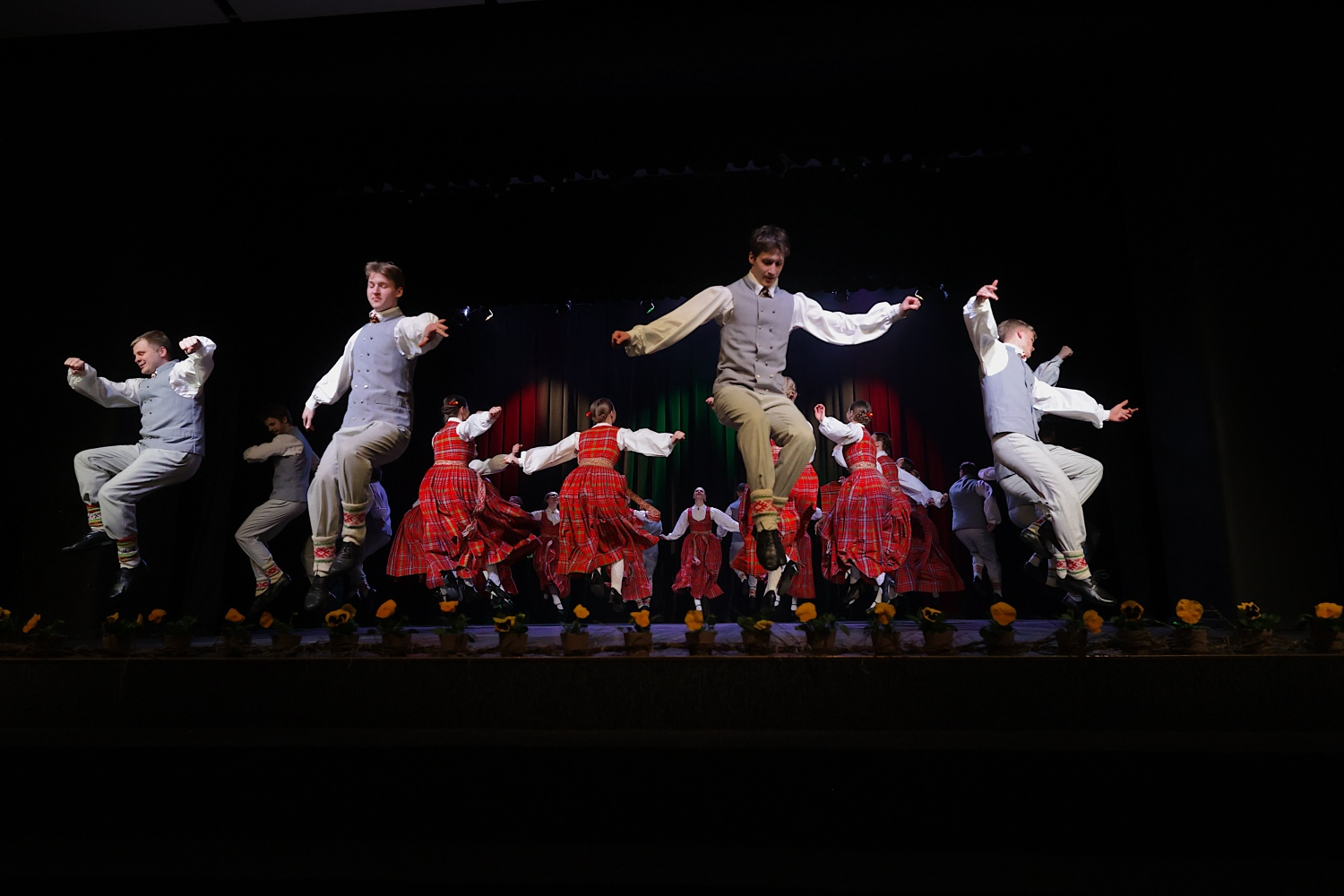 Koncerts "Sadancošana Berģos"