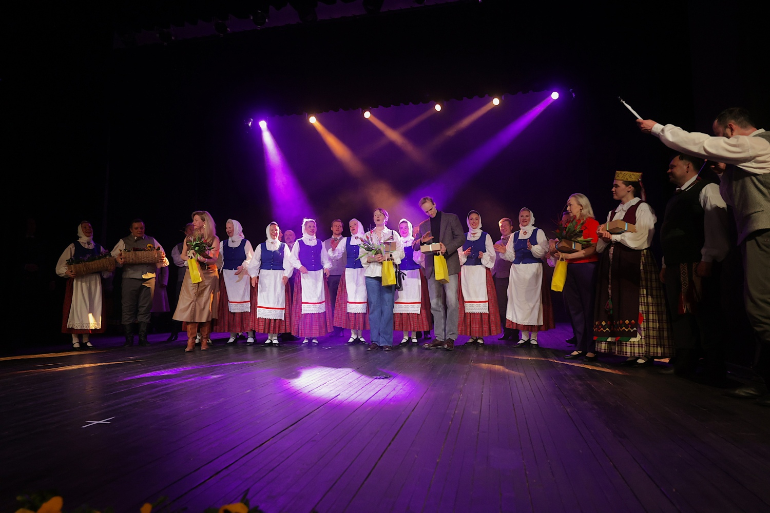 Koncerts "Sadancošana Berģos"