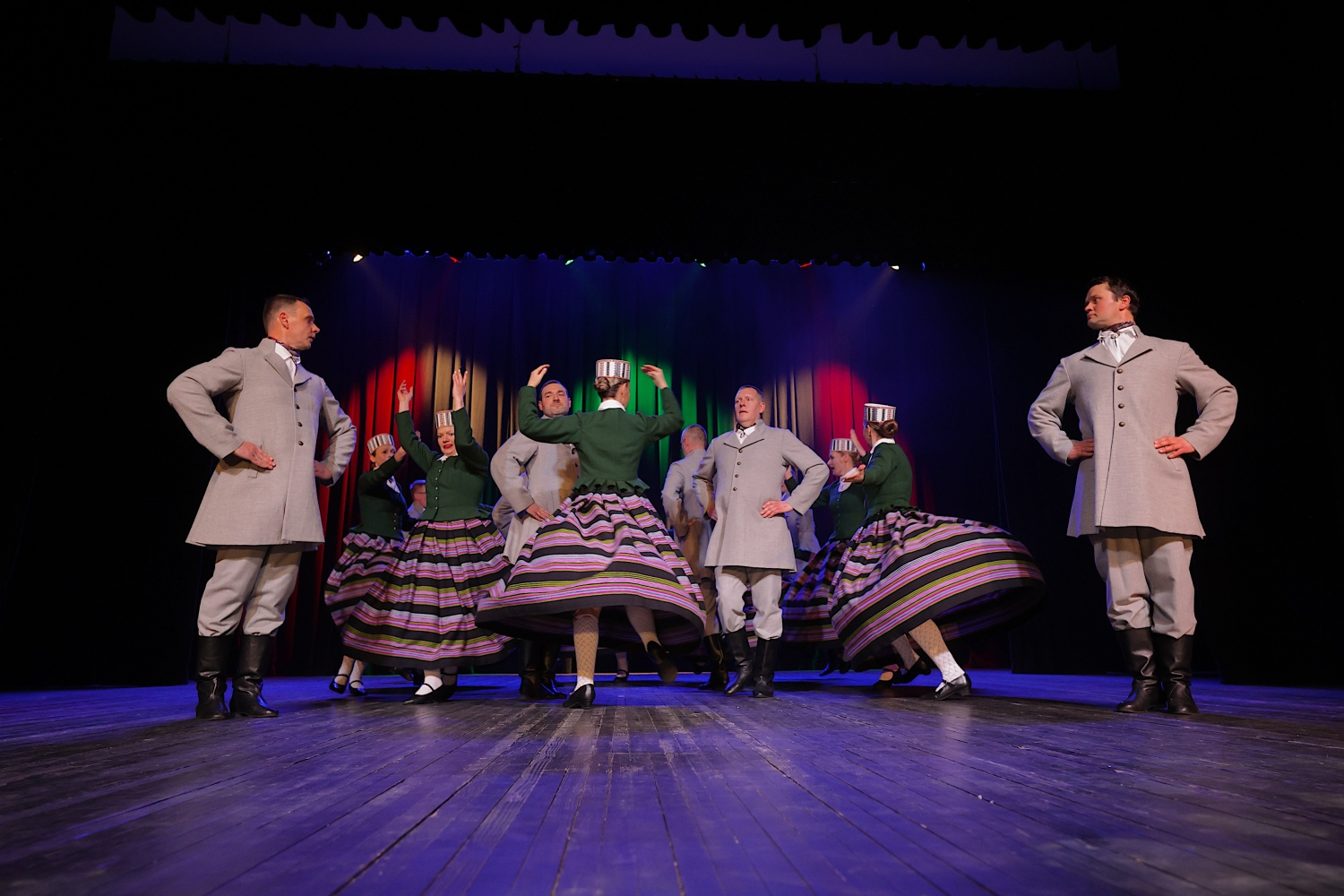 Deju koncerts "Eima visi danci vest"