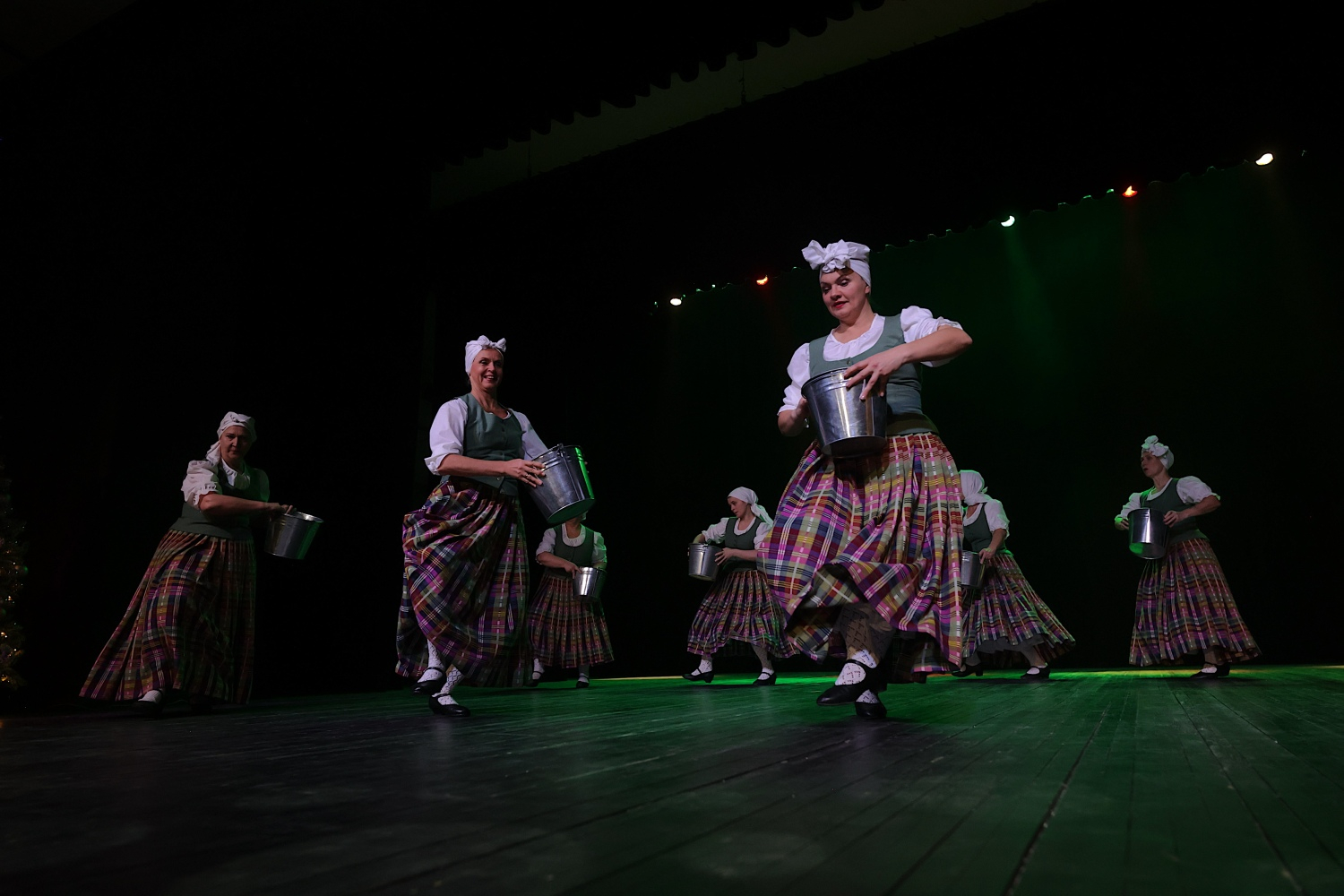 Deju koncerts "Eima visi danci vest"