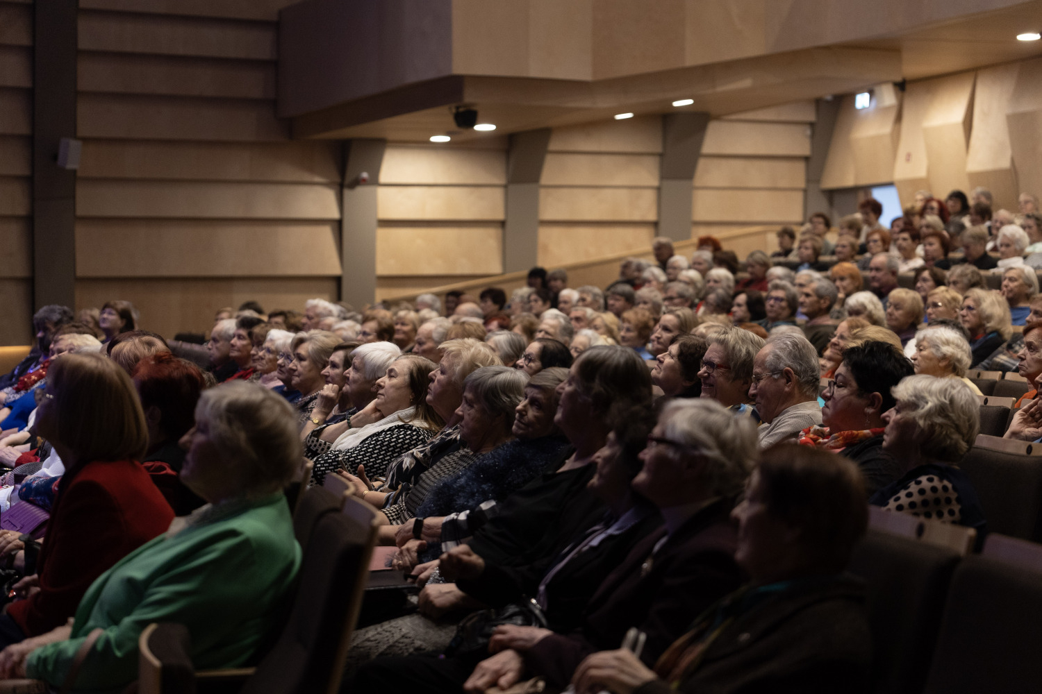 Ziemassvētku koncerts "Lūk, tādiem jābūt Ziemassvētkiem!" novada senioriem