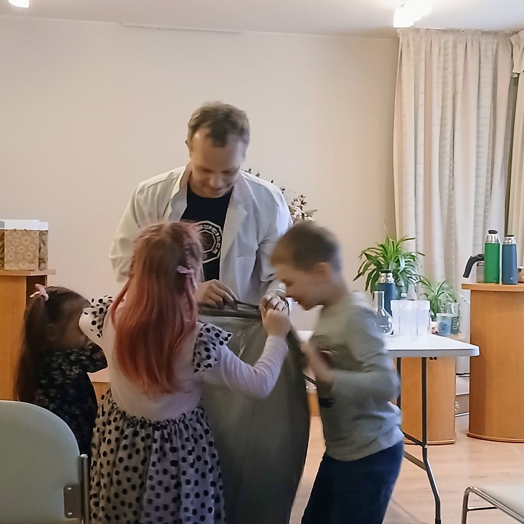 Vangažu pilsētas bibliotēkas Bērnu, jauniešu un vecāku žūrijas 2025. gada sezonas noslēgums