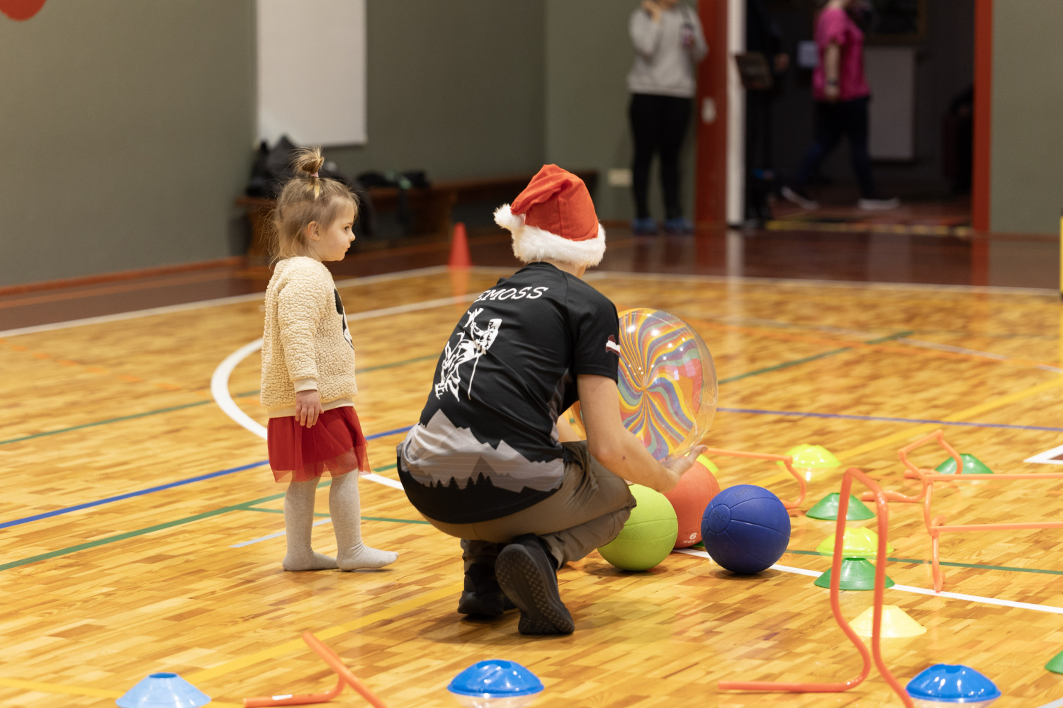 Ziemassvētku tirdziņš un sporta aktivitātes Ropažos