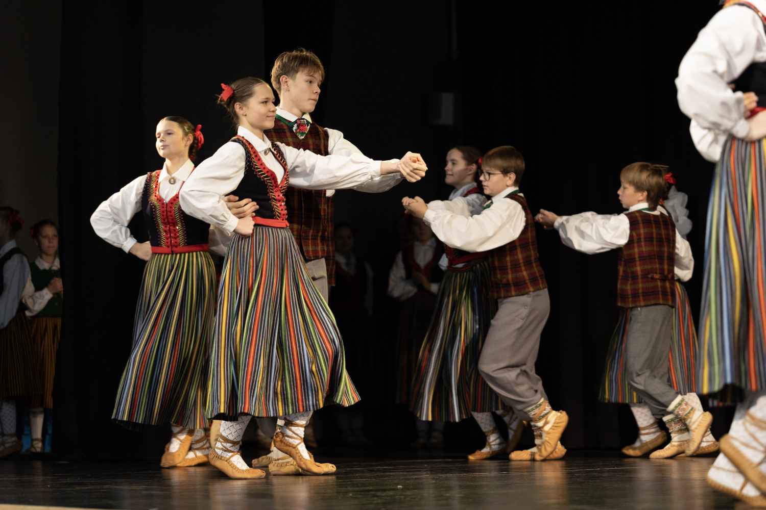 Ziemassvētku tirdziņš un sporta aktivitātes Ropažos