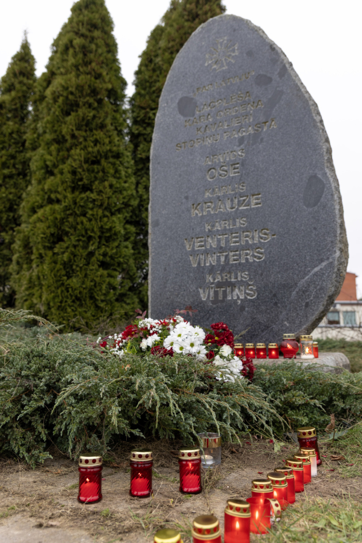 Priekšsēdētāja Signe Grūbe godina Lāčplēša kara ordeņa kavalierus