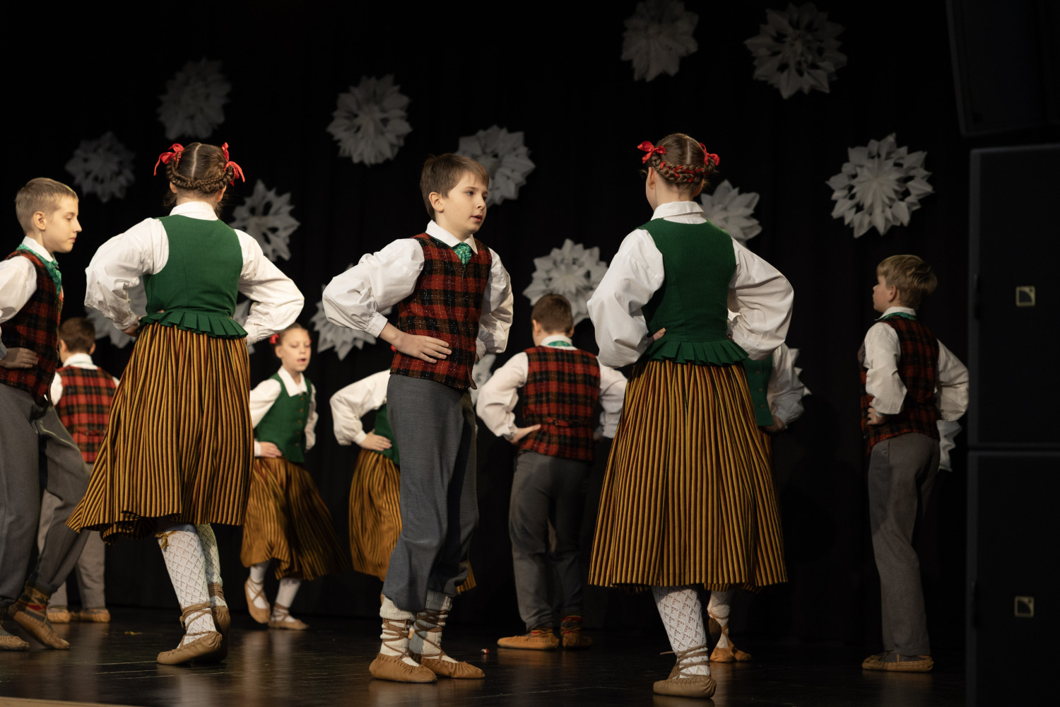 Ziemassvētku tirdziņš un sporta aktivitātes Ropažos