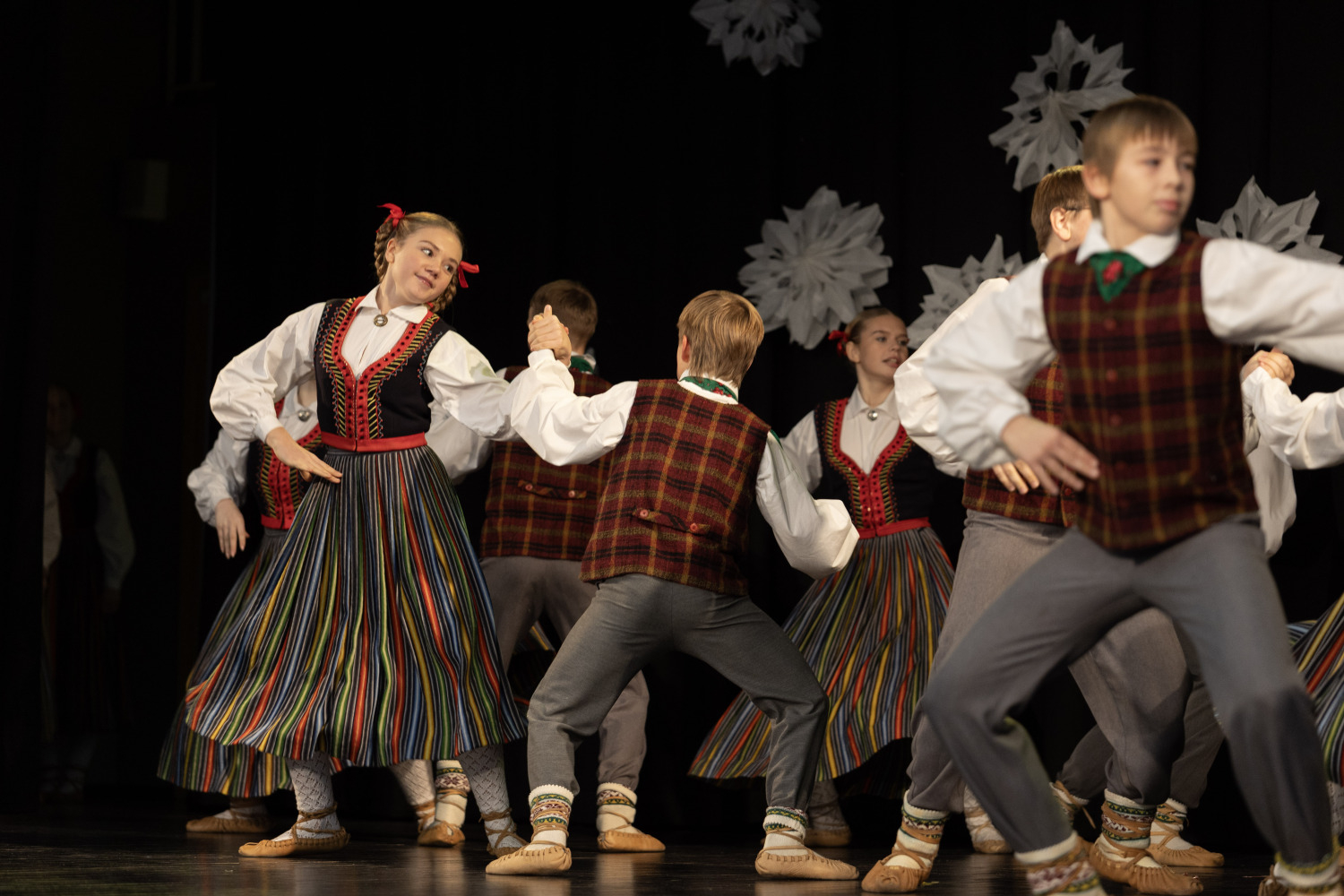 Ziemassvētku tirdziņš un sporta aktivitātes Ropažos