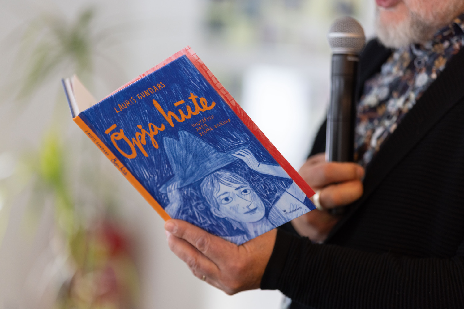 Bērnu, jauniešu un vecāku žūrijas 2025. gada sezonas noslēgums un grāmatu kolekcijas ekspertu tikšanās