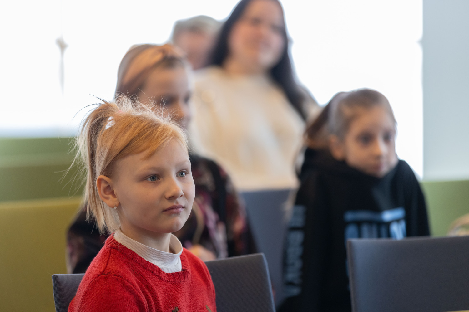 Bērnu, jauniešu un vecāku žūrijas 2025. gada sezonas noslēgums un grāmatu kolekcijas ekspertu tikšanās