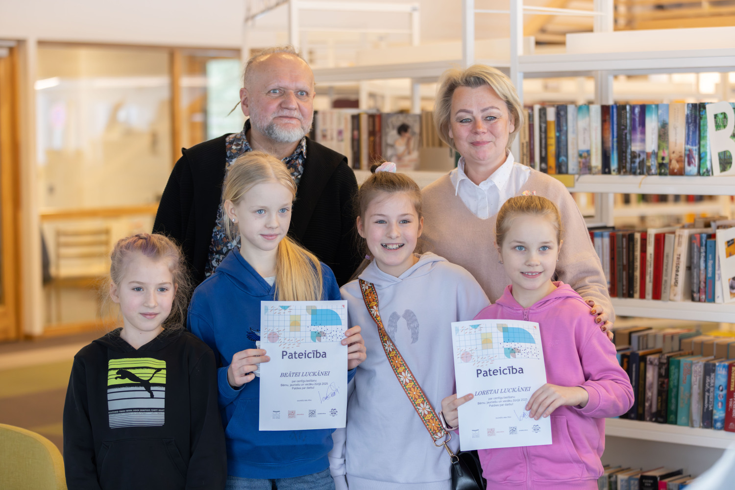 Bērnu, jauniešu un vecāku žūrijas 2025. gada sezonas noslēgums un grāmatu kolekcijas ekspertu tikšanās