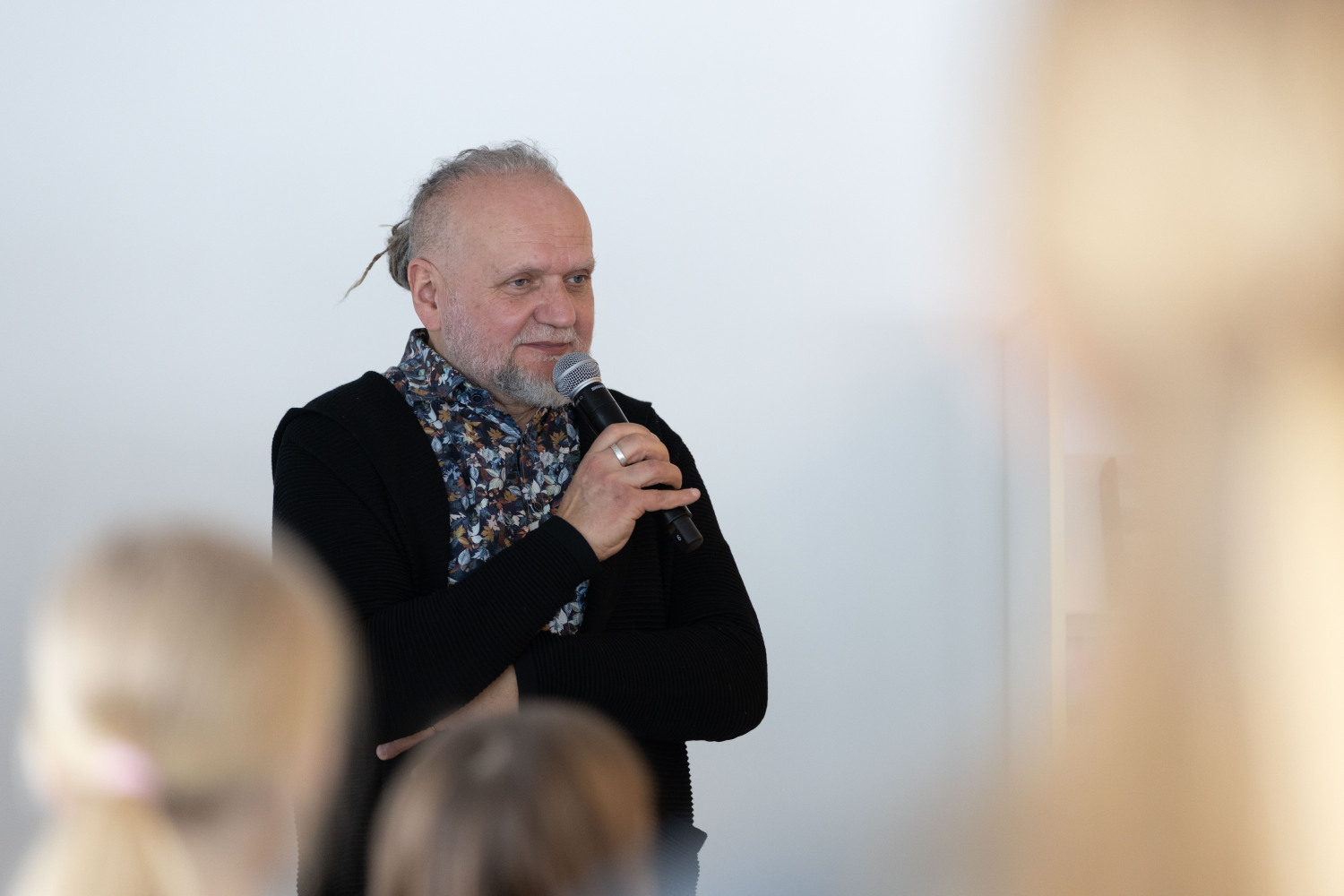 Bērnu, jauniešu un vecāku žūrijas 2025. gada sezonas noslēgums un grāmatu kolekcijas ekspertu tikšanās