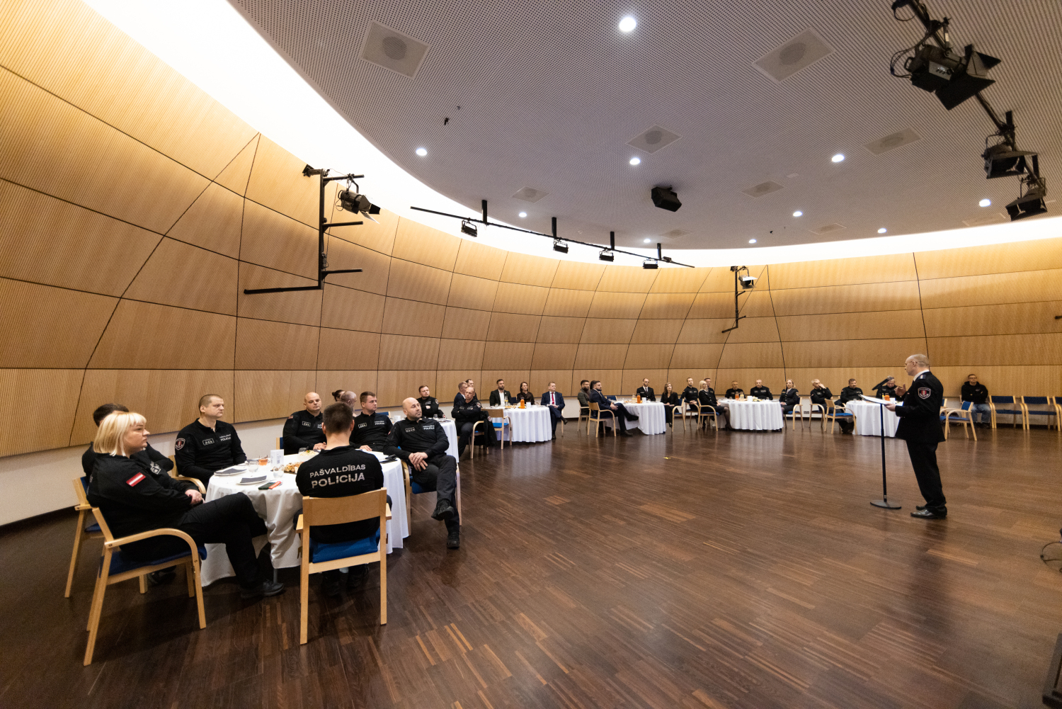 Policijas darbinieku dienā godināti Ropažu novada Pašvaldības policijas darbinieki