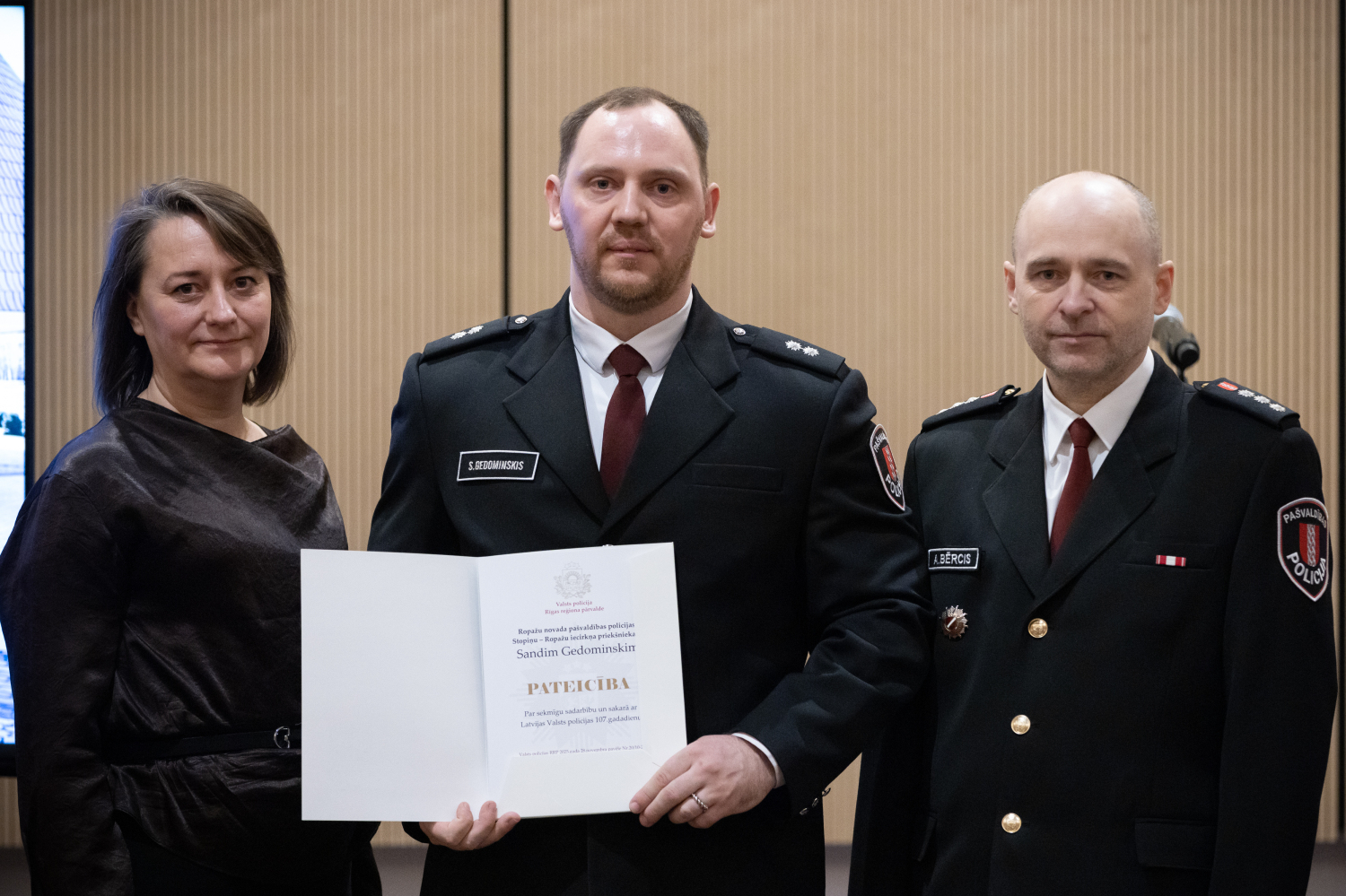 Policijas darbinieku dienā godināti Ropažu novada Pašvaldības policijas darbinieki