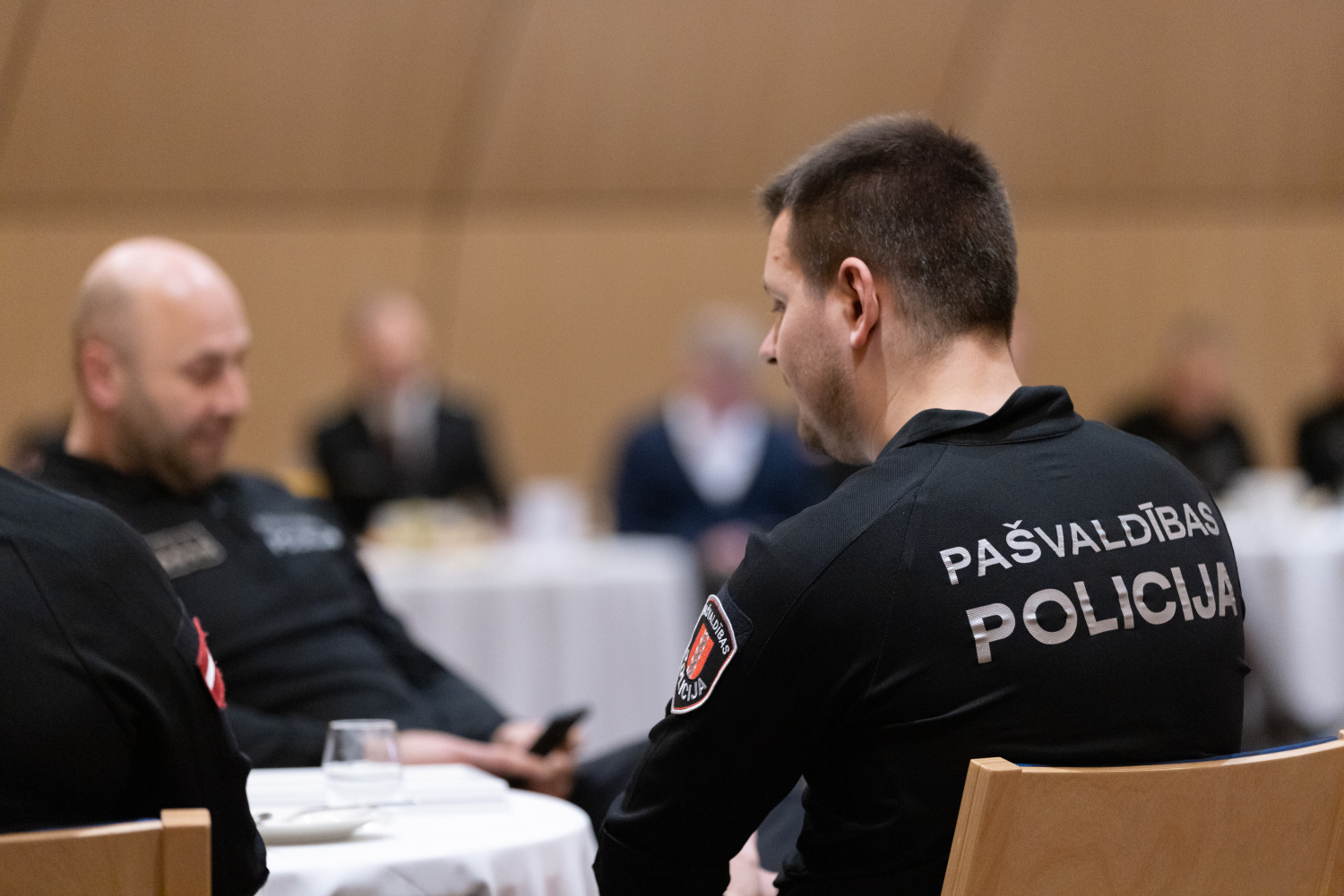 Policijas darbinieku dienā godināti Ropažu novada Pašvaldības policijas darbinieki