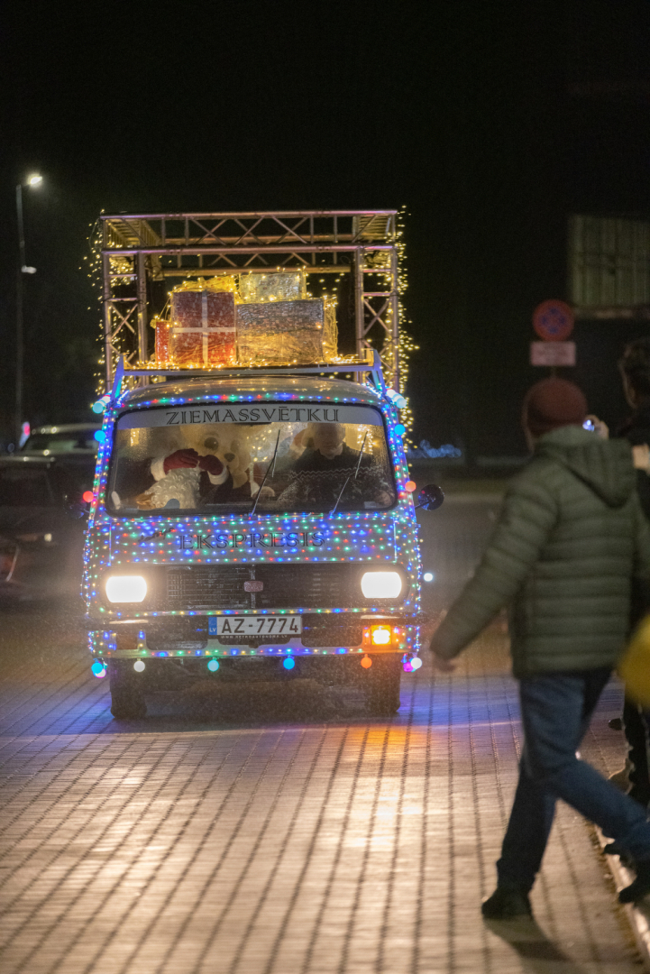 Eglītes iedegšanas pasākums Upesciemā