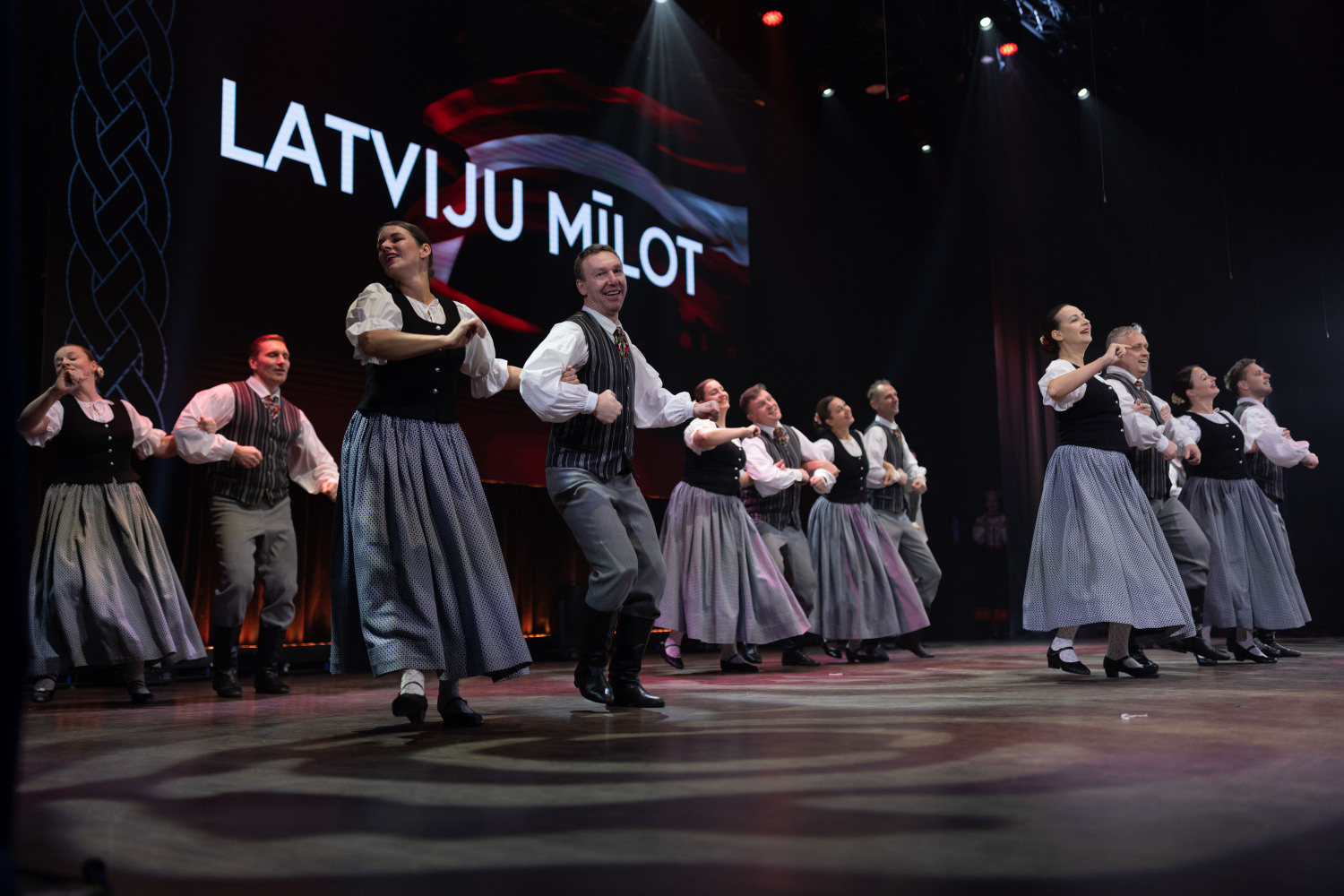 Valsts svētku koncerts “Latviju mīlot” 