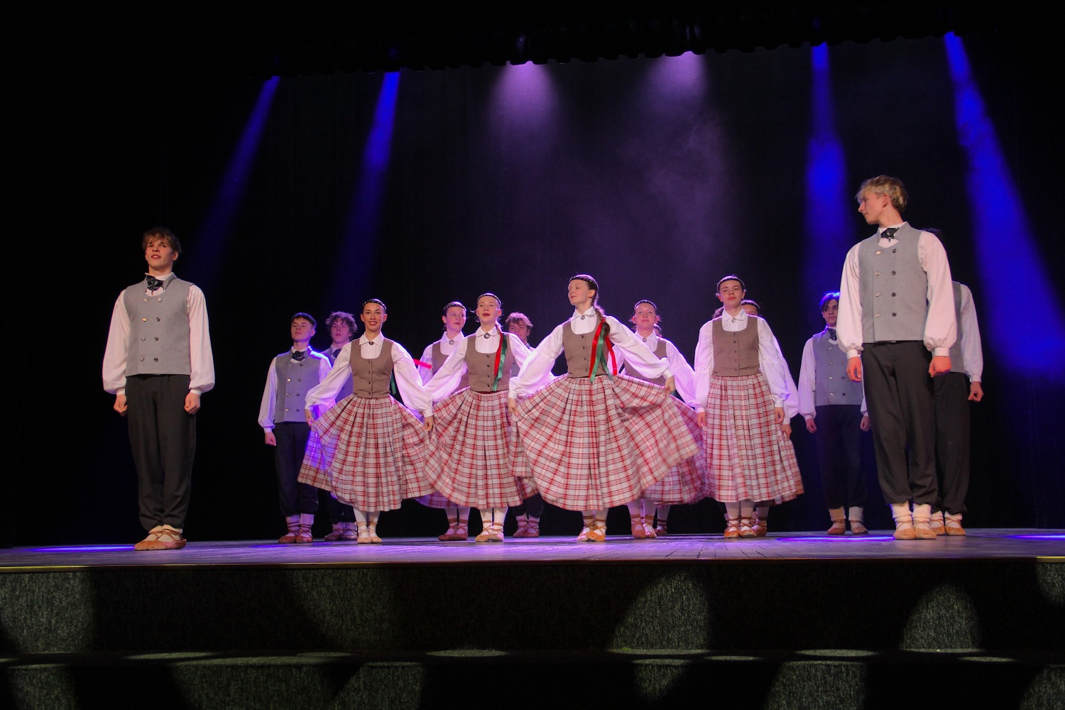 Deju koncerts "Eima visi danci vest"