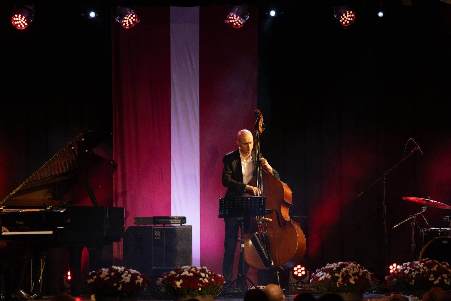 Valsts svētku koncerts Ropažu Kultūras centrā