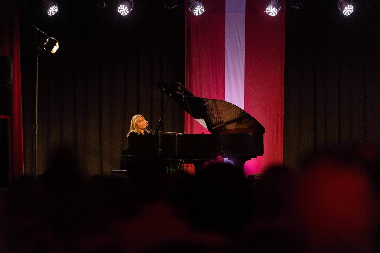 Valsts svētku koncerts Ropažu Kultūras centrā