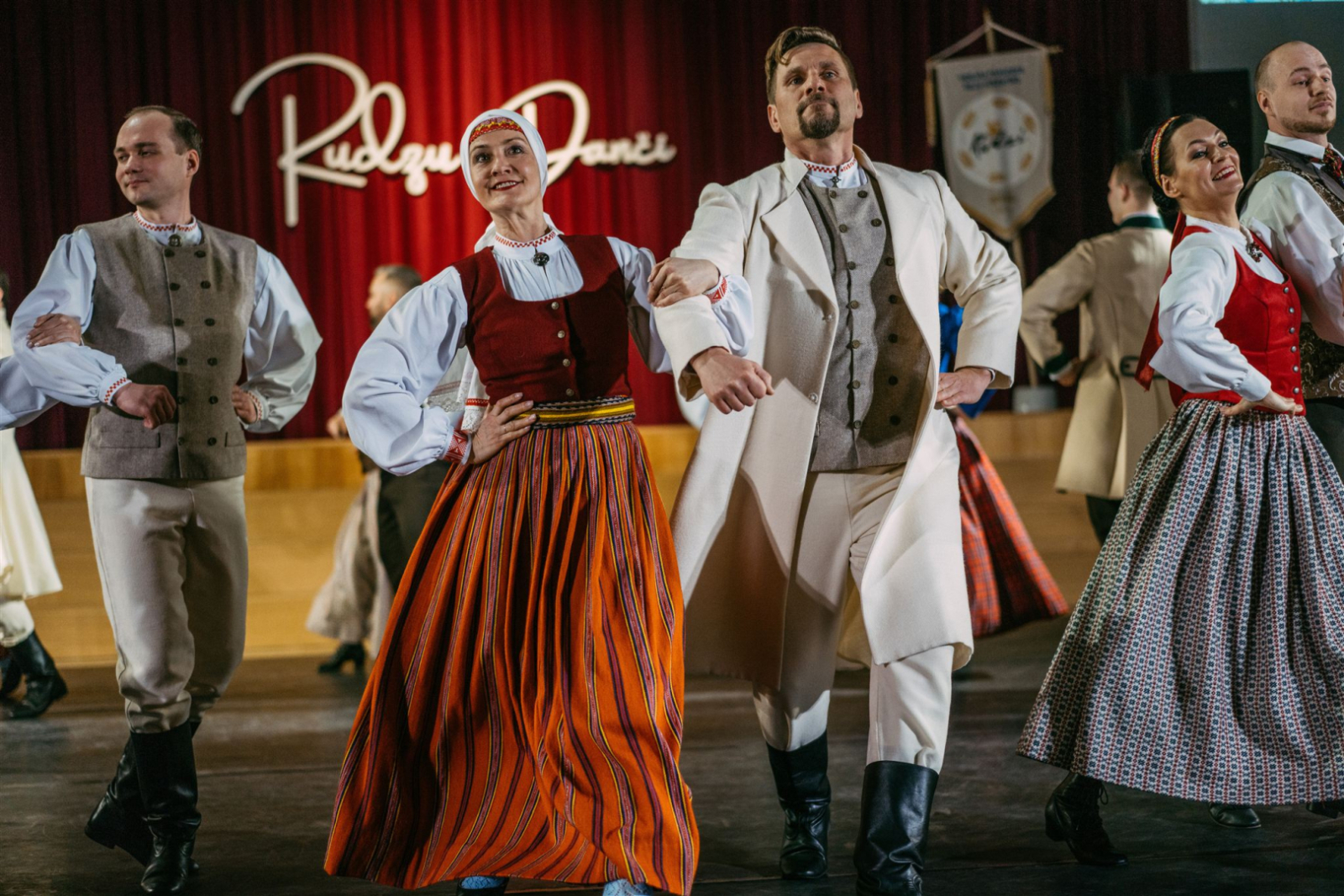 koncerts Rudzu danči, dejotāji
